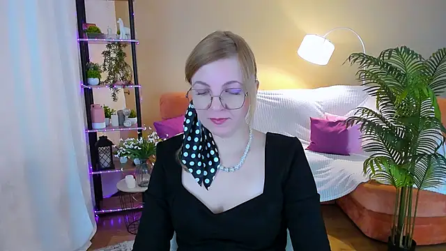 YourUniverser online show from October 2025 04:21:01 AM