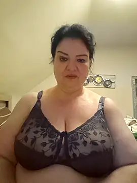 Snapshot of curvymilfxx990 chatting on October 2025 06:51:01 PM curvymilfxx990 online show from October 2025 06:51:01 PM