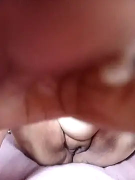 Snapshot of yummyhottie-clit chatting on November 2025 02:40:02 PM yummyhottie-clit online show from November 2025 02:40:02 PM