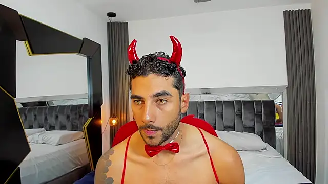 Snapshot of MARC_THOMPSON_ chatting on November 2025 12:56:01 AM MARC THOMPSON online show from November 2025 12:56:01 AM