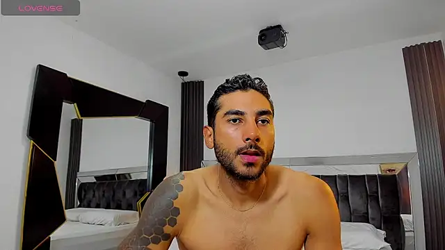 Snapshot of MARC_THOMPSON_ chatting on November 2025 02:54:02 AM MARC THOMPSON online show from November 2025 02:54:02 AM