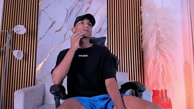 JulienSaint online show from October 2025 12:36:02 PM