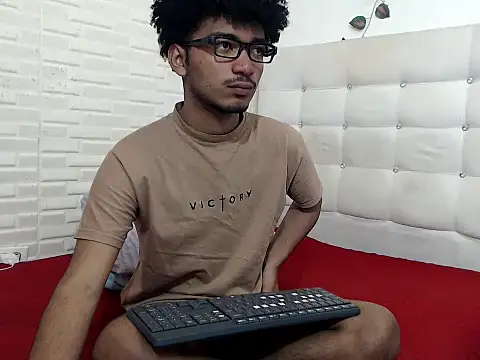 felipecams123 online show from September 2025 01:20:02 AM