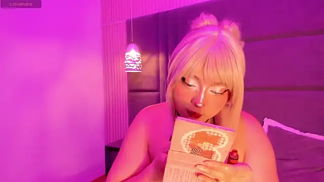 Snapshot of SamanthaaReed chatting on October 2025 04:03:02 AM SamanthaaReed online show from October 2025 04:03:02 AM