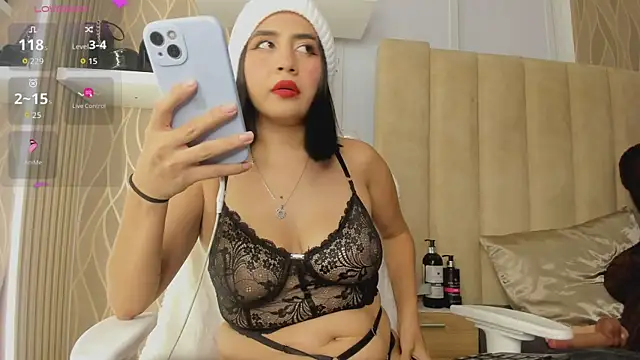 Snapshot of Melani_Rosse chatting on October 2025 03:17:01 AM Melani Rosse online show from October 2025 03:17:01 AM