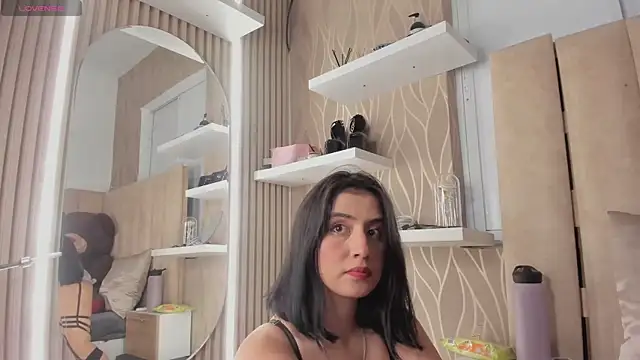 Snapshot of Melani_Rosse chatting on October 2025 05:02:02 AM Melani Rosse online show from October 2025 05:02:02 AM