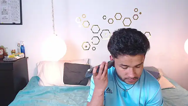 Snapshot of Provincute chatting on November 2025 04:07:02 AM Provincute online show from November 2025 04:07:02 AM