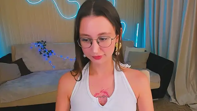 Snapshot of YourLovellyStory chatting on October 2025 05:32:01 PM YourLovellyStory online show from October 2025 05:32:01 PM