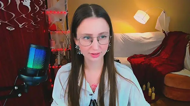 Snapshot of YourLovellyStory chatting on October 2025 04:22:01 PM YourLovellyStory online show from October 2025 04:22:01 PM