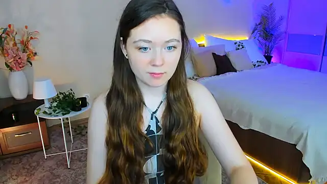 AlluringLookk online show from October 2025 11:30:01 AM