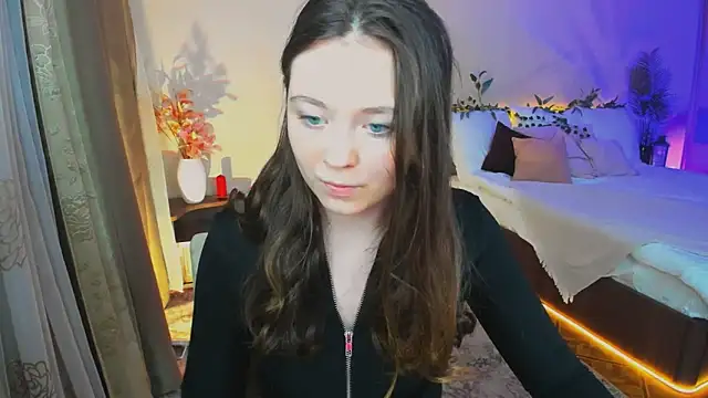 AlluringLookk online show from November 2025 04:18:02 PM