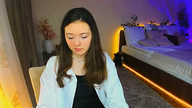 AlluringLookk online show from November 2025 09:09:01 AM