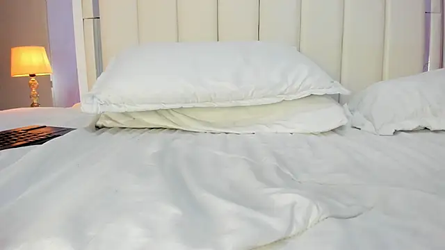 Bella Miia online show from October 2025 02:48:01 PM