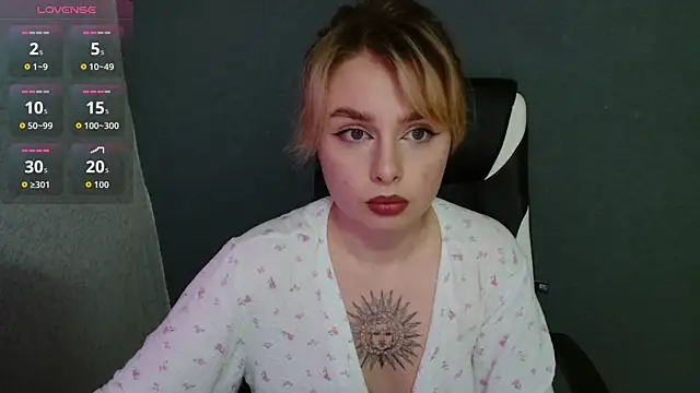 Snapshot of AngelicaHollywood chatting on October 2025 09:03:02 PM AngelicaHollywood online show from October 2025 09:03:02 PM