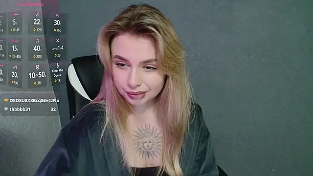 Snapshot of AngelicaHollywood chatting on October 2025 09:03:01 PM AngelicaHollywood online show from October 2025 09:03:01 PM