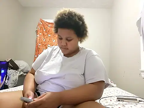 Snapshot of chocolate_bella chatting on September 2025 03:08:02 AM chocolate bella online show from September 2025 03:08:02 AM