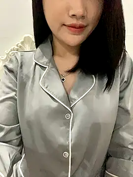 Snapshot of Beiiu_18 chatting on October 2025 08:29:01 PM Beiiu 18 online show from October 2025 08:29:01 PM