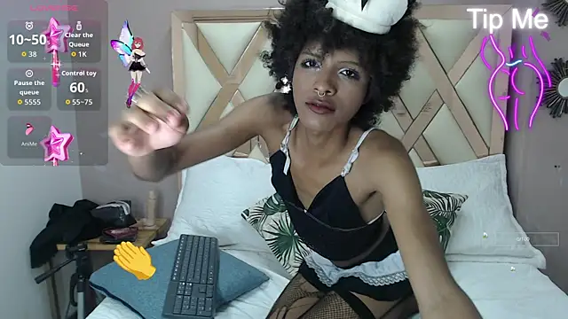 Snapshot of Violett_Salvatore chatting on October 2025 09:26:01 PM Violett Salvatore online show from October 2025 09:26:01 PM