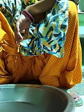 Snapshot of Love-pari077 chatting on October 2025 01:20:01 PM Love-pari077 online show from October 2025 01:20:01 PM