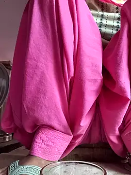 Snapshot of Love-pari077 chatting on November 2025 01:28:02 AM Love-pari077 online show from November 2025 01:28:02 AM