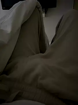 Snapshot of Frankieyyy1 chatting on November 2025 06:24:02 PM Frankieyyy1 online show from November 2025 06:24:02 PM