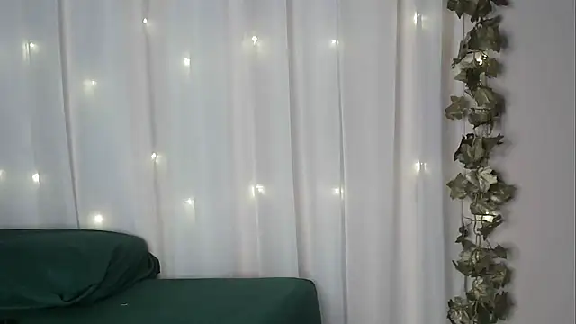 Snapshot of angelainparis28 chatting on October 2025 05:36:02 AM angelainparis28 online show from October 2025 05:36:02 AM