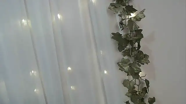 Snapshot of angelainparis28 chatting on November 2025 06:35:02 AM angelainparis28 online show from November 2025 06:35:02 AM