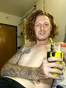 Snapshot of BIGxRED chatting on September 2025 09:58:01 AM BIGxRED online show from September 2025 09:58:01 AM