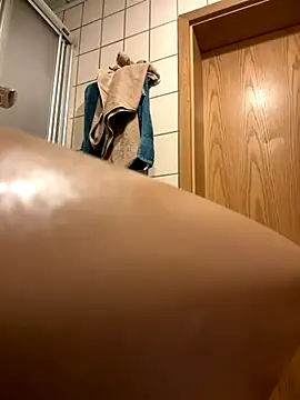 Snapshot of irimiea1729 chatting on November 2025 08:34:02 PM irimiea1729 online show from November 2025 08:34:02 PM