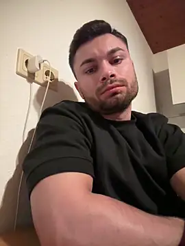 Snapshot of irimiea1729 chatting on December 2025 11:21:02 PM irimiea1729 online show from December 2025 11:21:02 PM