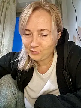 Snapshot of Xseniy chatting on October 2025 04:04:01 PM Xseniy online show from October 2025 04:04:01 PM