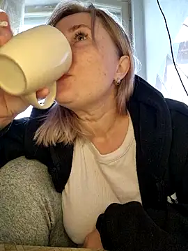 Snapshot of Xseniy chatting on October 2025 05:59:01 AM Xseniy online show from October 2025 05:59:01 AM