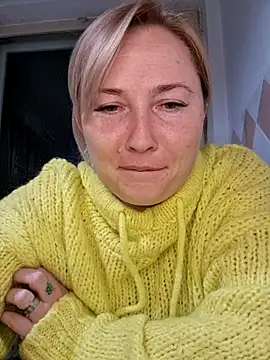 Snapshot of Xseniy chatting on October 2025 09:02:01 PM Xseniy online show from October 2025 09:02:01 PM