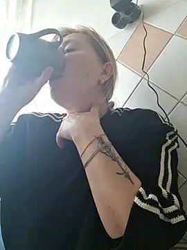 Snapshot of Xseniy chatting on October 2025 09:06:02 AM Xseniy online show from October 2025 09:06:02 AM