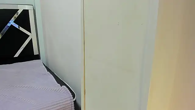 iisabella noa online show from September 2025 01:05:01 PM