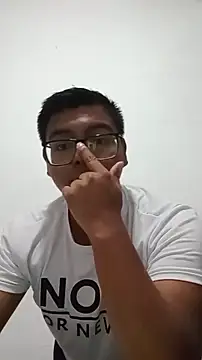 Adrian Saint online show from November 2025 03:28:01 AM