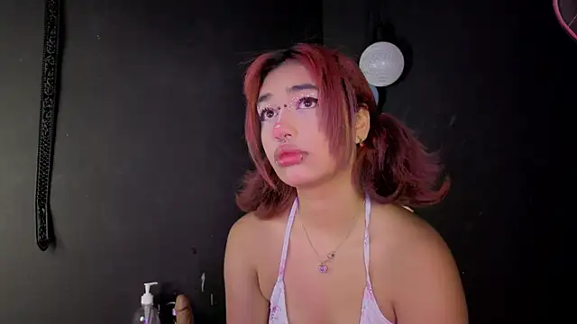 Snapshot of zoelight18 chatting on September 2025 09:14:01 AM zoelight18 online show from September 2025 09:14:01 AM