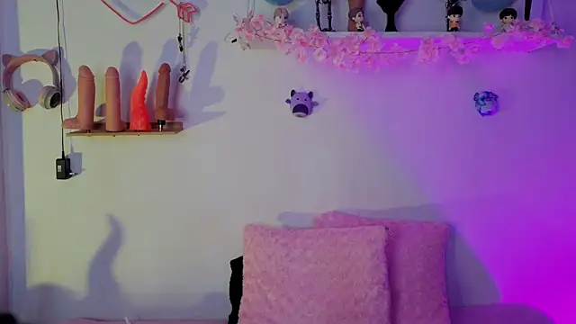 Snapshot of zoelight18 chatting on October 2025 09:19:02 AM zoelight18 online show from October 2025 09:19:02 AM