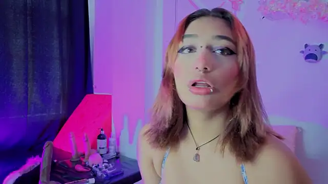 Snapshot of zoelight18 chatting on October 2025 06:42:01 PM zoelight18 online show from October 2025 06:42:01 PM