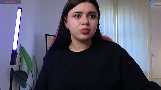 courtneyk  online show from October 2025 01:30:01 PM