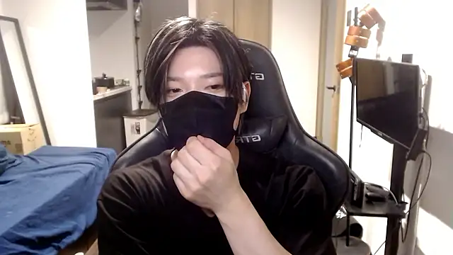 Snapshot of Mei-Tanaka chatting on October 2025 04:27:01 PM Mei-Tanaka online show from October 2025 04:27:01 PM