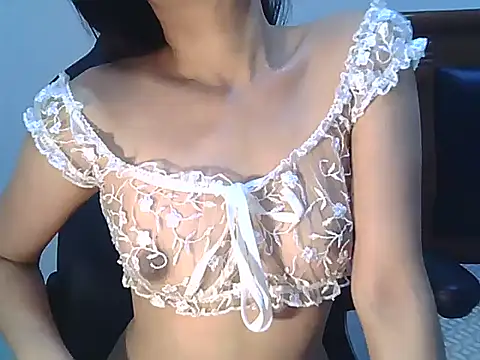 Snapshot of lovelynie123 chatting on October 2025 09:44:01 PM lovelynie123 online show from October 2025 09:44:01 PM