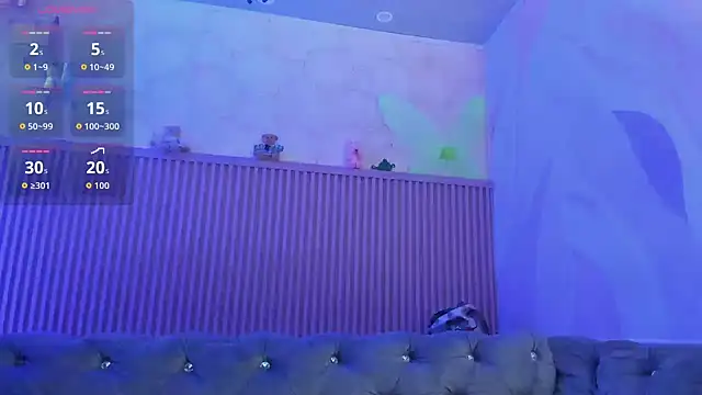 Snapshot of HollyHill_ chatting on October 2025 07:54:02 PM HollyHill online show from October 2025 07:54:02 PM