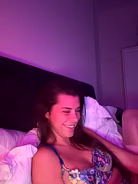 Snapshot of AlitaNova chatting on October 2025 11:05:02 PM AlitaNova online show from October 2025 11:05:02 PM