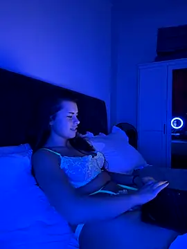 Snapshot of AlitaNova chatting on October 2025 01:56:02 PM AlitaNova online show from October 2025 01:56:02 PM