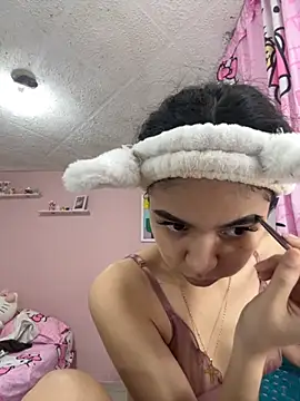 Snapshot of _Alix_7 chatting on November 2025 09:24:02 PM Alix 7 online show from November 2025 09:24:02 PM