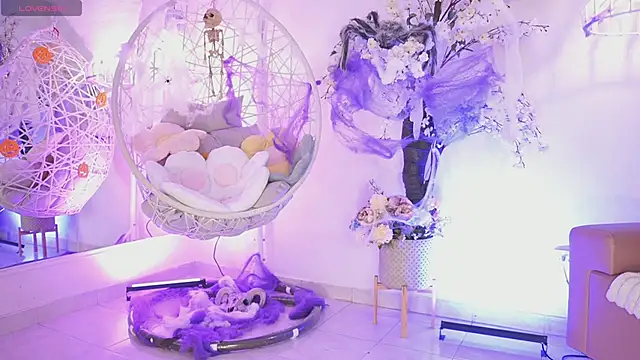 Snapshot of JadeSummerr chatting on October 2025 11:41:02 AM JadeSummerr online show from October 2025 11:41:02 AM