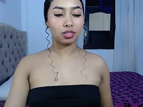 kloe2424 online show from September 2025 09:03:02 PM