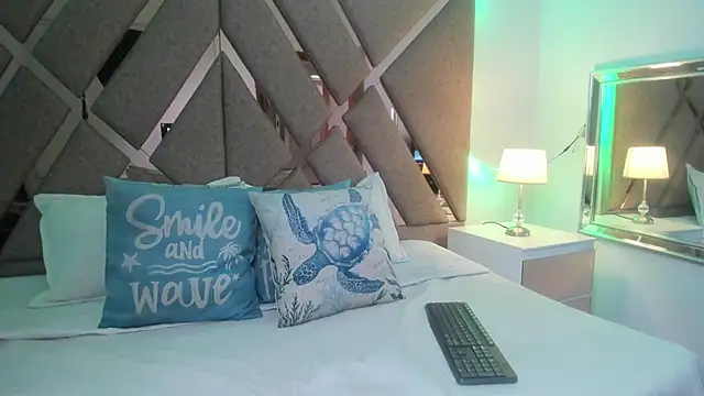 BelhaLawuo online show from November 2025 08:42:02 PM