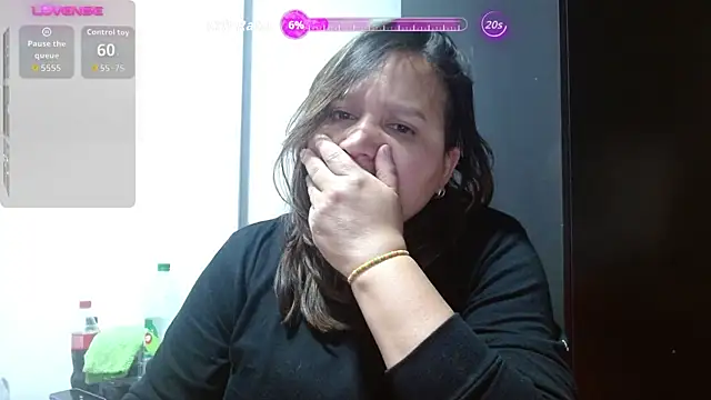 Snapshot of haashkyo chatting on October 2025 05:39:02 AM haashkyo online show from October 2025 05:39:02 AM